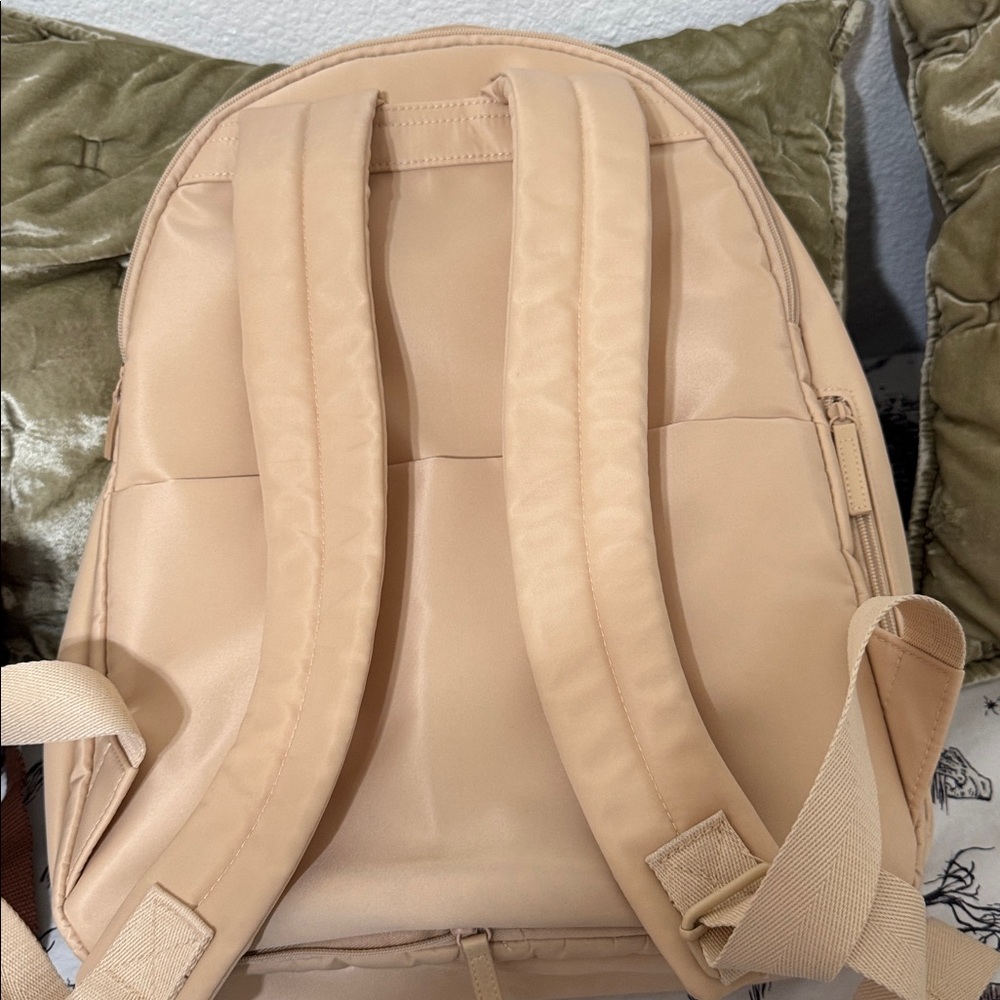 Beis Backpack - image 2